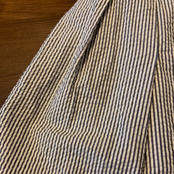 Gap Seersucker Dress with Pockets - Picture 2 of 5